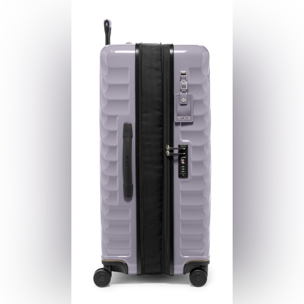 Tumi Brand New. Very nice color